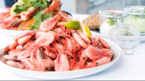 Cliente pide camarones y se hace viral en la forma en que devuelve el plato