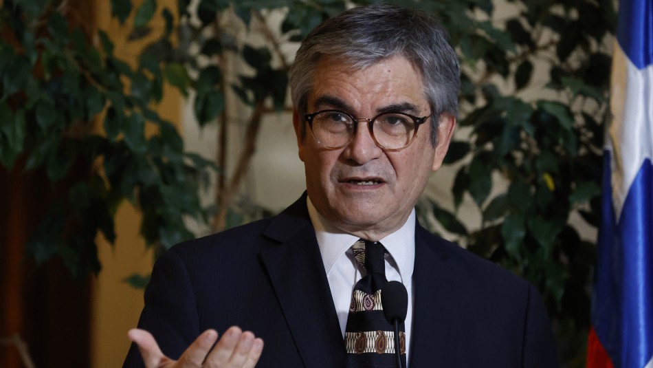 mario-marcel Marcel insta al Banco Central a referirse al alza del dólar: