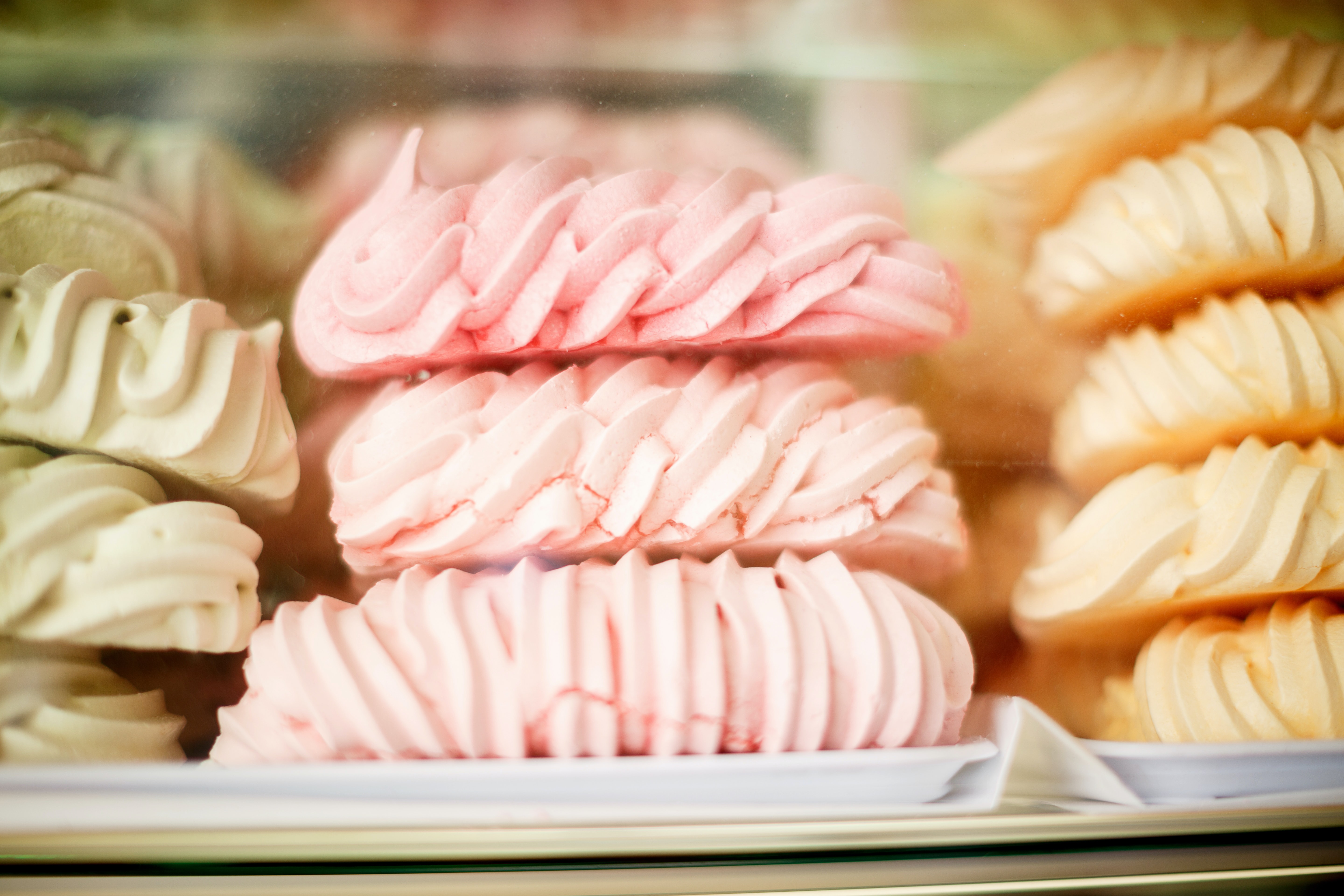 Bloques de merengues de color pastel