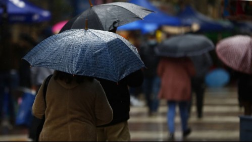 Lluvia en Santiago para el fin de semana: alertas y avisos por sistema frontal que afectará a gran parte del país