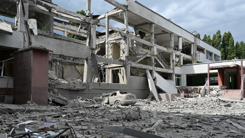 Al menos 15 muertos tras bombardeo ruso a edificio al este de Ucrania Al menos 15 muertos tras bombardeo ruso a edificio al este de Ucrania
