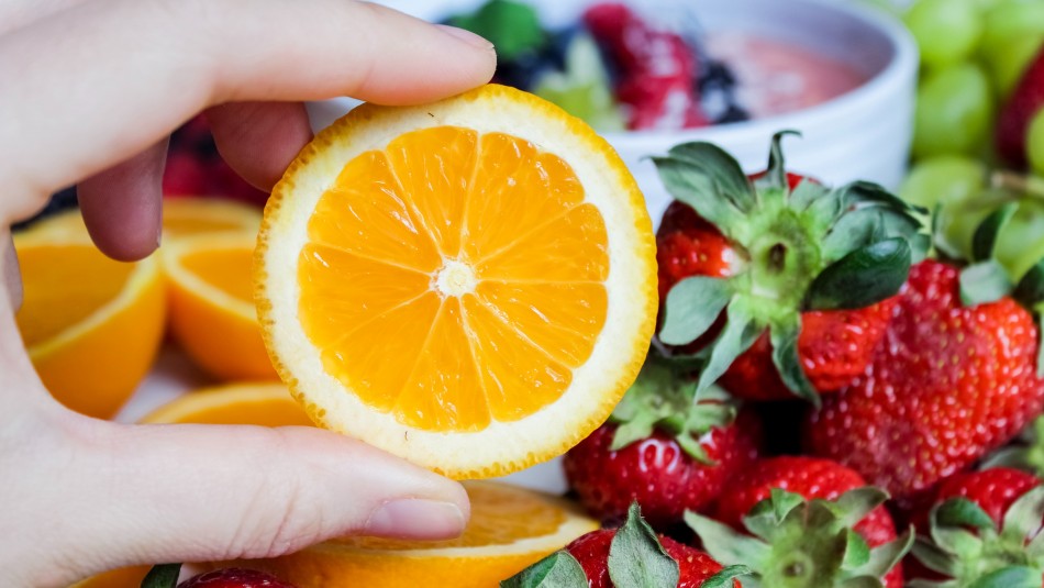 ¿Compras fruta partida en mitades o trozos? Esta es la razón por la que no es recomendable hacerlo ¿Compras fruta partida en mitades o trozos? Esta es la razón por la que no es recomendable hacerlo