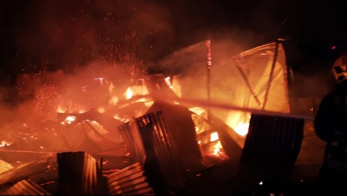 Incendio consumió la totalidad del retén de Carabineros en Punta Arenas