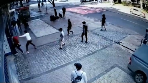 Grupo ataca a personas en un paradero para asaltarlas: una de las víctimas queda lesionada por arma cortante