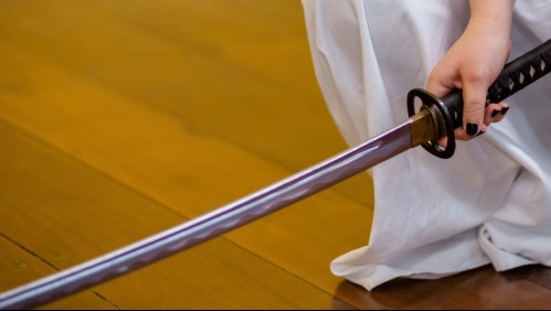 Formalizan a hombre acusado de utilizar una katana para atacar y asesinar a una persona