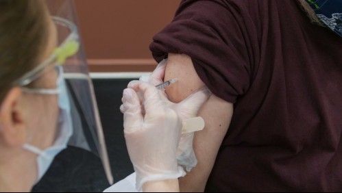 Formulada con quillay chileno: EEUU aprueba uso de emergencia de nueva vacuna contra el Covid-19