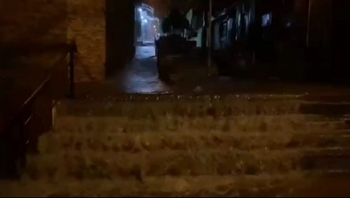 Video muestra intensa lluvia en Huasco: Delegación Presidencial llamó 'a mantenerse en resguardo' y 'sin exponerse'