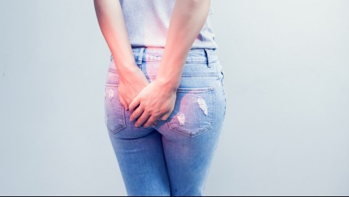 Mejor afuera que adentro: Influencer aguantó los gases y terminó en silla de ruedas por el dolor