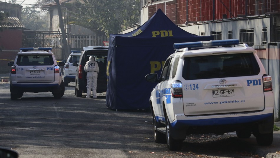 Encuentran muertos a dos hombres al interior de un vehículo Encuentran muertos a dos hombres al interior de un vehículo