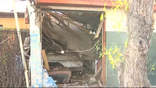 Dos heridos deja explosión que provocó derrumbe en casa de San Joaquín: Habría sido provocada por fuga de gas