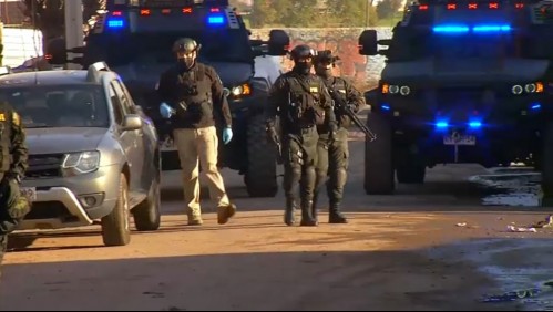 Masivo operativo en 'Barrio Chino' de Lo Espejo: Detienen a 10 personas y se incautaron armas y drogas