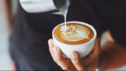 No ayudan a tu salud: Estos son 5 ingredientes que jamás deberías colocarle a tu café