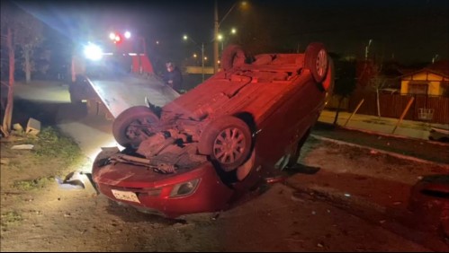 Tres menores de edad robaron el auto de un conductor de aplicación móvil en Quilicura y lo volcaron en Renca