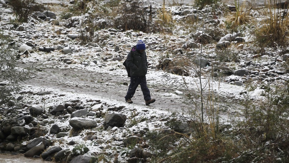 Nieve en Futaleufú alcanzó los 70 centímetros de altura y obligó la suspensión de pasos fronterizos