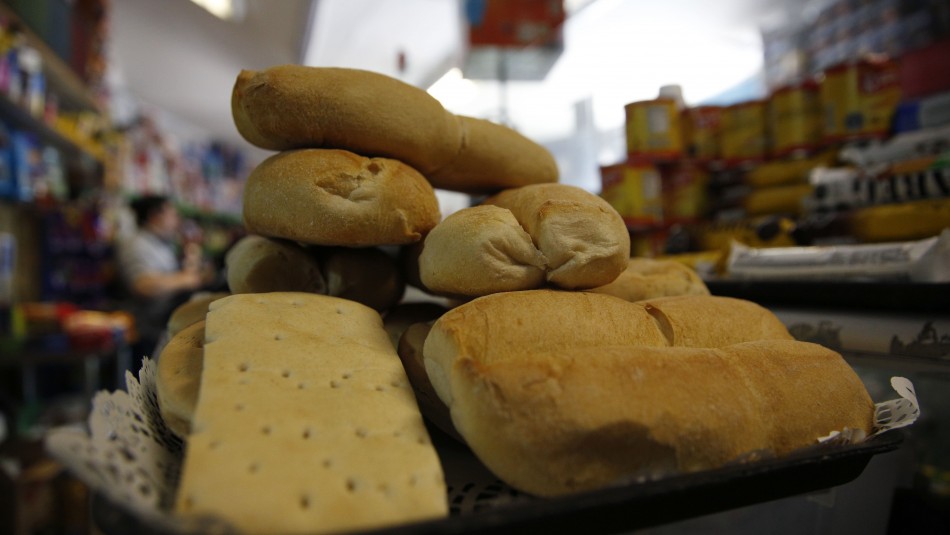 ¿Bajará el precio del pan?: Acuerdos de Ucrania y Rusia para la exportación de trigo podrían beneficiar a Chile