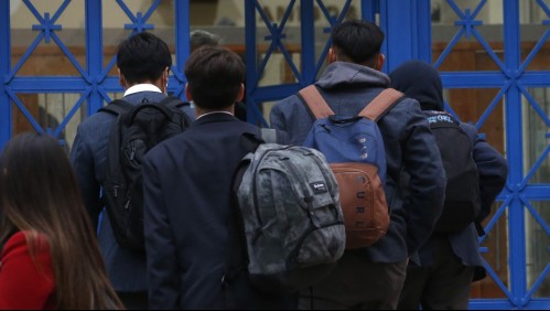 Regreso a clases tras vacaciones de invierno: Ministro de Educación descarta flexibilización de jornada escolar