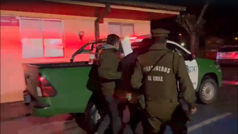 Carabineros detiene a dos sujetos por trata de personas: Habrían captado a víctima mediante redes sociales Carabineros detiene a dos sujetos por trata de personas: Habrían captado a víctima mediante redes sociales