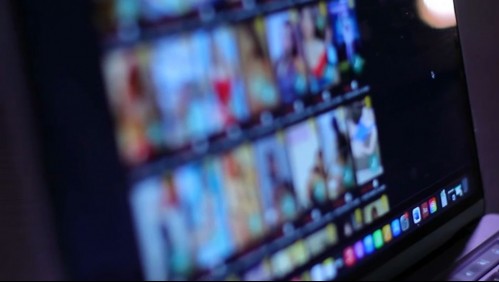 Las engañan, las ofrecen por Internet y amenazan a sus familias: Así funcionan bandas dedicadas a la explotación sexual