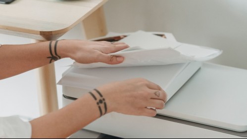 Bloqueó a su exnovio de las redes sociales y él la contactó a través de la impresora