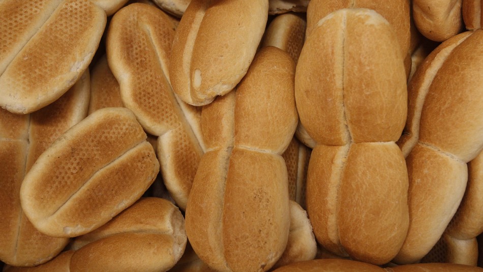 Anuncian descuento del 10% en el precio del pan para los adultos mayores: Iniciativa comenzaría el próximo mes