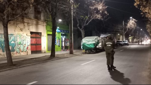 Balean a trabajadora de minimarket en Santiago: Investigan presunto robo con homicidio