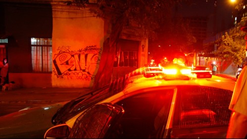 Portonazo en Maipú: Menores de edad habrían robado vehículo y disparado en la huida