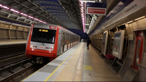Metro de Santiago retoma su normalidad tras interrupción del servicio en estaciones de la Línea 4