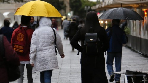 Lluvia en Santiago: ¿Desde qué hora y en qué sectores de la capital habrá precipitaciones este fin de semana?