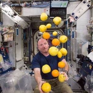 Los ojos sufren una importante transformación: Así cambia el físico de un astronauta luego de casi un año en órbita Los ojos sufren una importante transformación: Así cambia el físico de un astronauta luego de casi un año en órbita