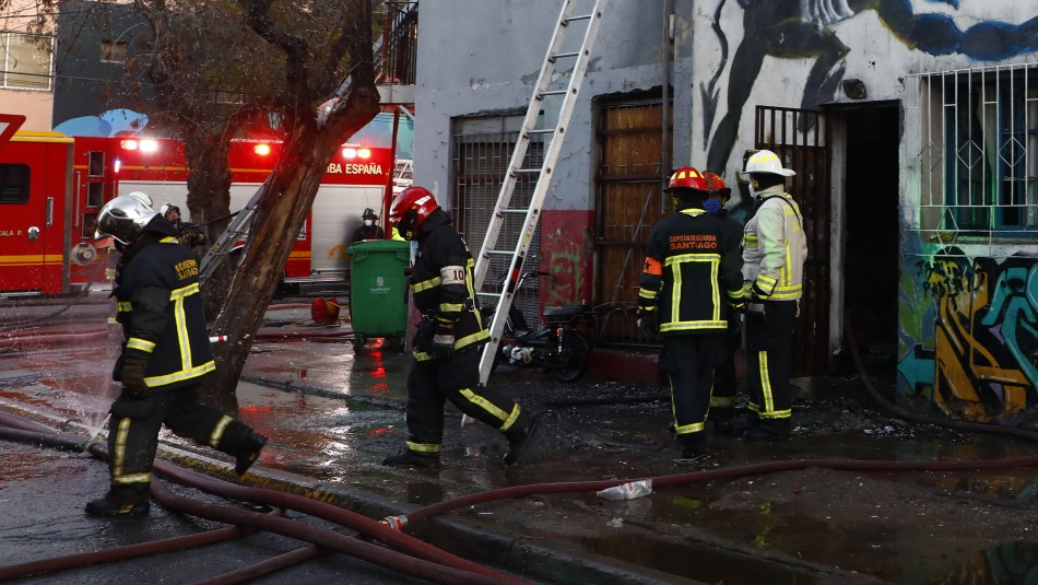 Adulto mayor falleció en incendio que afectó a su vivienda en la comuna de Maipú Adulto mayor falleció en incendio que afectó a su vivienda en la comuna de Maipú