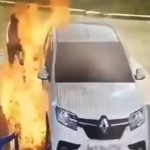 Estaba cargando gasolina y prendió un cigarrillo: Causó incendio en bencinera Estaba cargando gasolina y prendió un cigarrillo: Causó incendio en bencinera