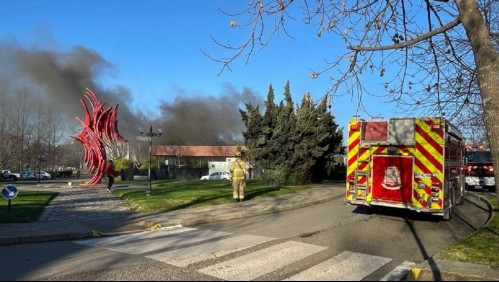 Incendio en Universidad de Talca obliga a evacuar el establecimiento