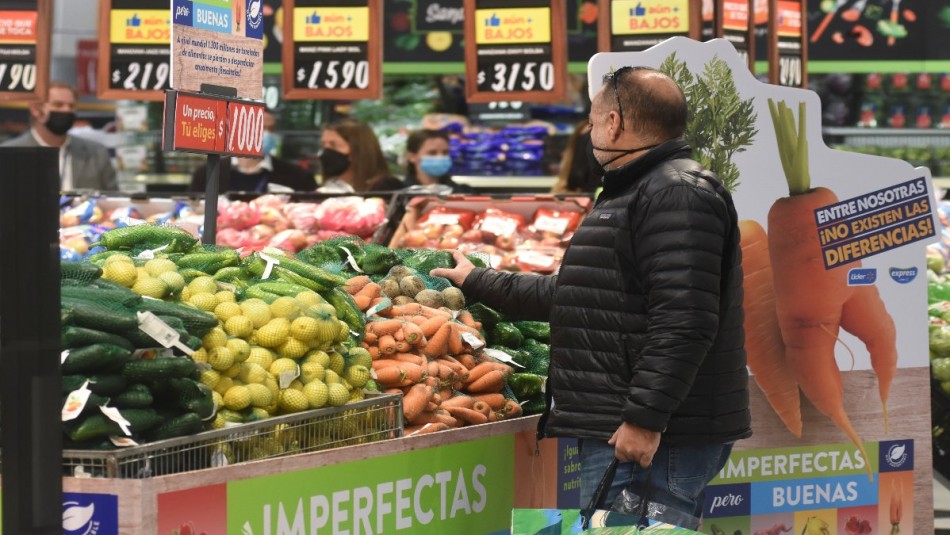 'Hemos logrado rescatar casi 84 toneladas': Walmart Chile lanza iniciativa para evitar desperdicio de frutas y verduras