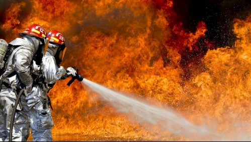 'Es una tragedia terrible': Dos niños de 2 y 4 años mueren en un incendio cuando estaban solos en su casa