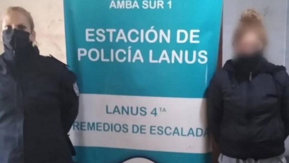 madre-golpea-a-profesora-que-insulto-a-su-hijo-en-argentina Una madre golpeó a una profesora que insultó a su hijo en Argentina.
