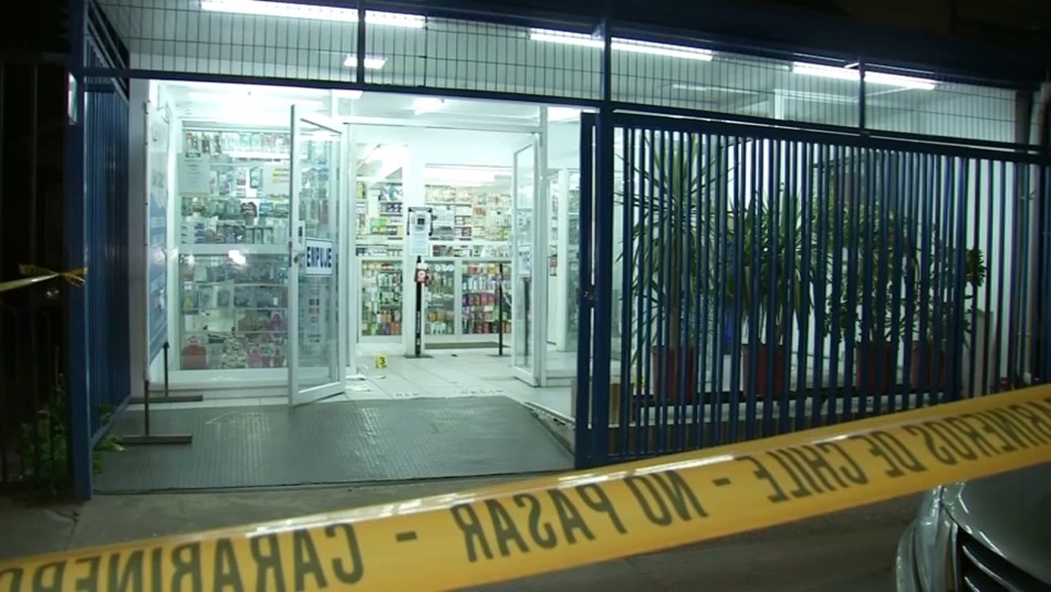 Homicidio en Puente Alto: Muere baleado hombre que se enfrentó a delincuente tras notar robo de farmacia desde su casa