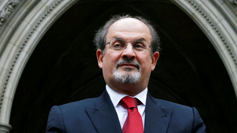 Salman Rushdie tras ataque: Está conectado a respirador artificial y puede perder un ojo