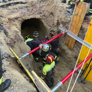 Rescatan a hombre atrapado en túnel que habría sido excavado para robar un banco cerca del Vaticano