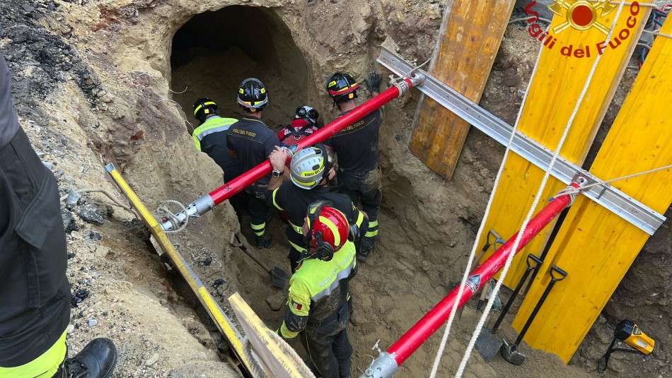 Rescatan a hombre atrapado en túnel que habría sido excavado para robar un banco cerca del Vaticano