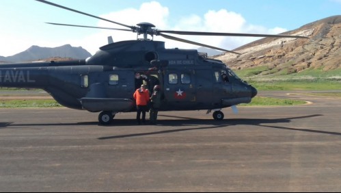 Helicóptero y avión: Armada traslada a paciente con accidente cerebro vascular desde Juan Fernández a Valparaíso