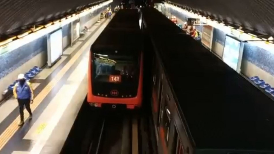 Metro de Santiago reabre las cinco estaciones de la Línea 2 que se mantenían cerradas Metro de Santiago reabre las cinco estaciones de la Línea 2 que se mantenían cerradas