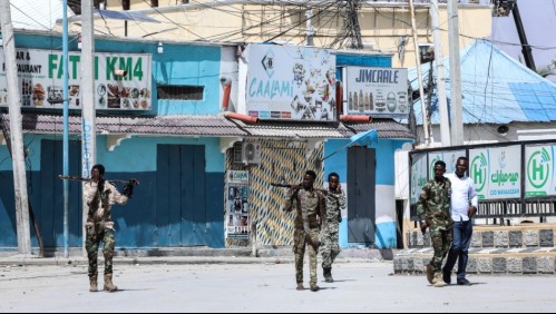 Al menos trece civiles muertos tras ataque del grupo islamista Al Shabab a un hotel en la capital de Somalia