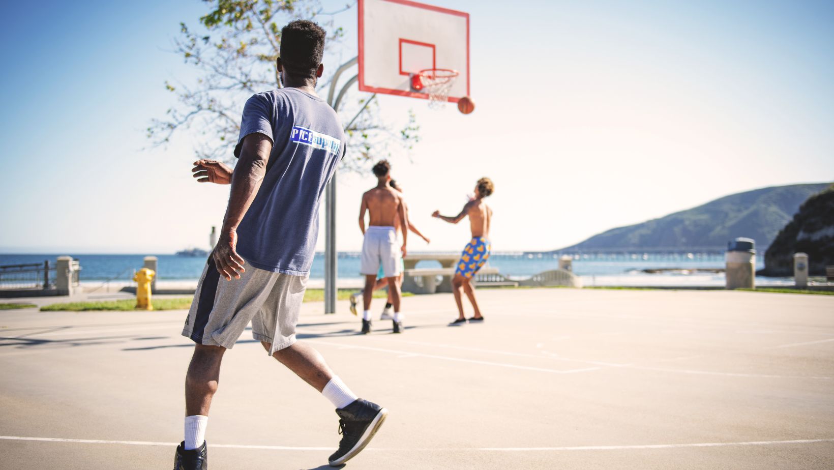 Personas haciendo deporte