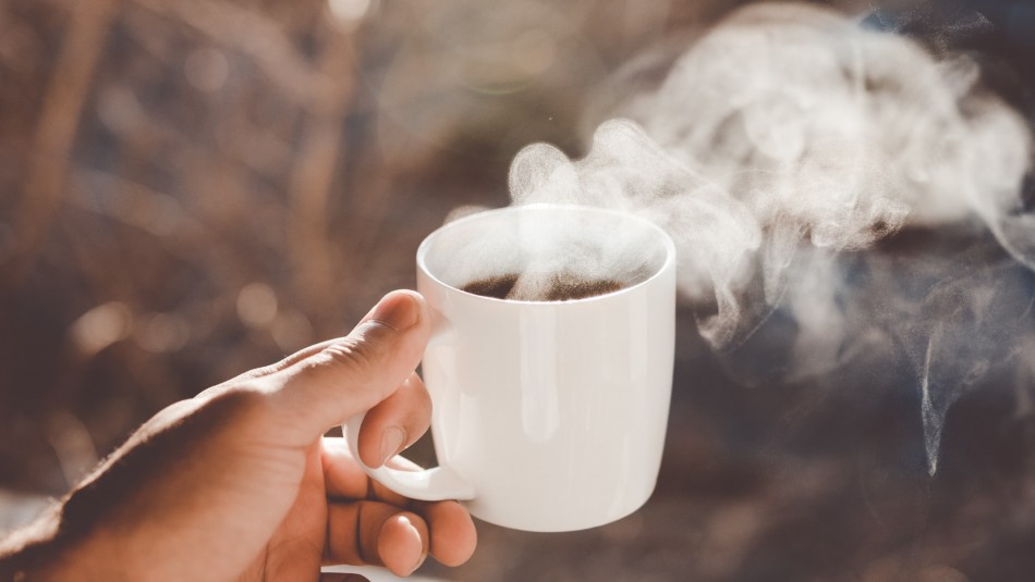 Estudio genético sugiere que personas que toman café caliente tienen más probabilidades de padecer cáncer de esófago