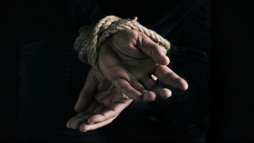 Secuestradores se quedaron dormidos tras fumar marihuana y sus víctimas aprovecharon de escapar