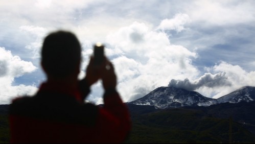 Sernageomin emite alerta amarilla por actividad en complejo volcánico Nevados de Chillán