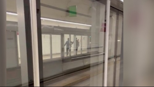 Hombre fue víctima de robo a mano armada y siguió a los delincuentes: Los increpó al interior de una estación de Metro