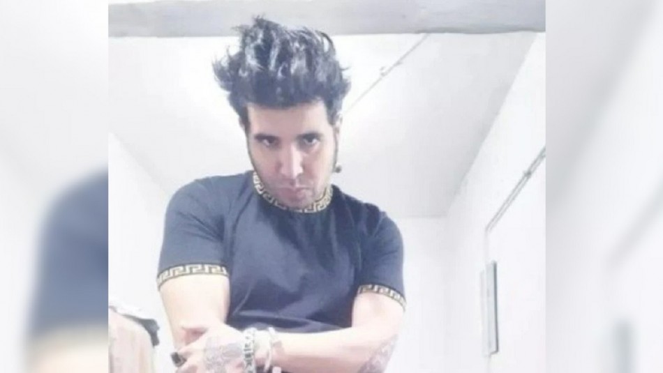 Brasileño, hijo de chileno y con tatuajes nazis: ¿Quién es el detenido por apuntar con un arma a Cristina Fernández? Brasileño, hijo de chileno y con tatuajes nazis: ¿Quién es el detenido por apuntar con un arma a Cristina Fernández?