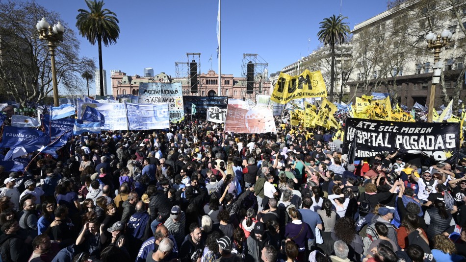 Atentado fallido contra Cristina Fernández: Multitudinaria manifestación en apoyo a vicepresidenta argentina
