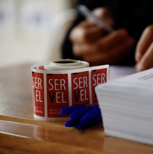 Plebiscito: Constatan error en firmas de votos en local de Recoleta